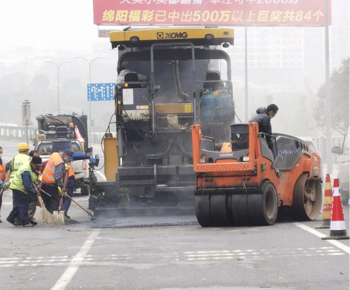 从严落实道路安全防治，保障冬季公路畅安绿美